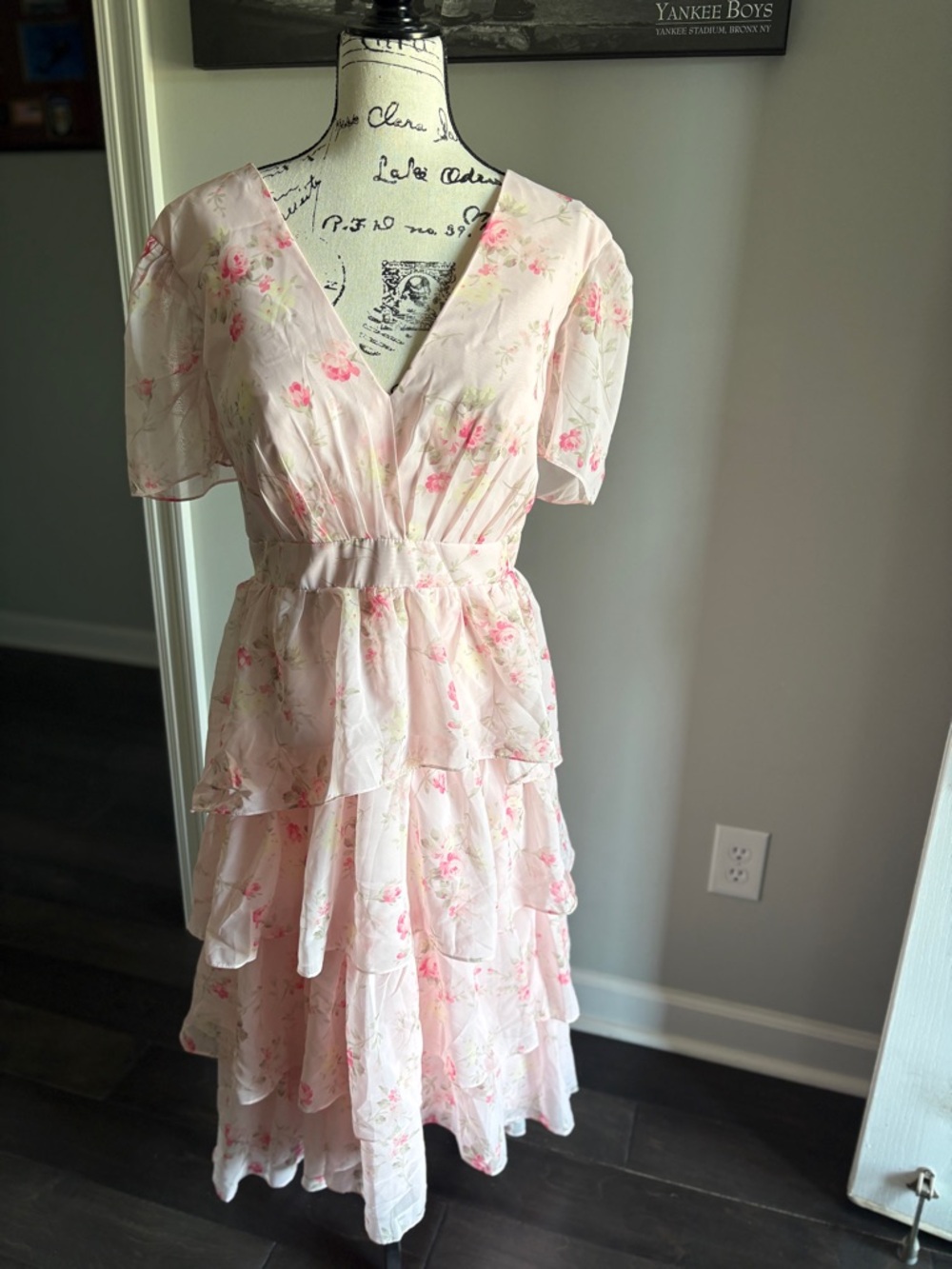 Women's Pink Floral Tiered V-Neck Dress